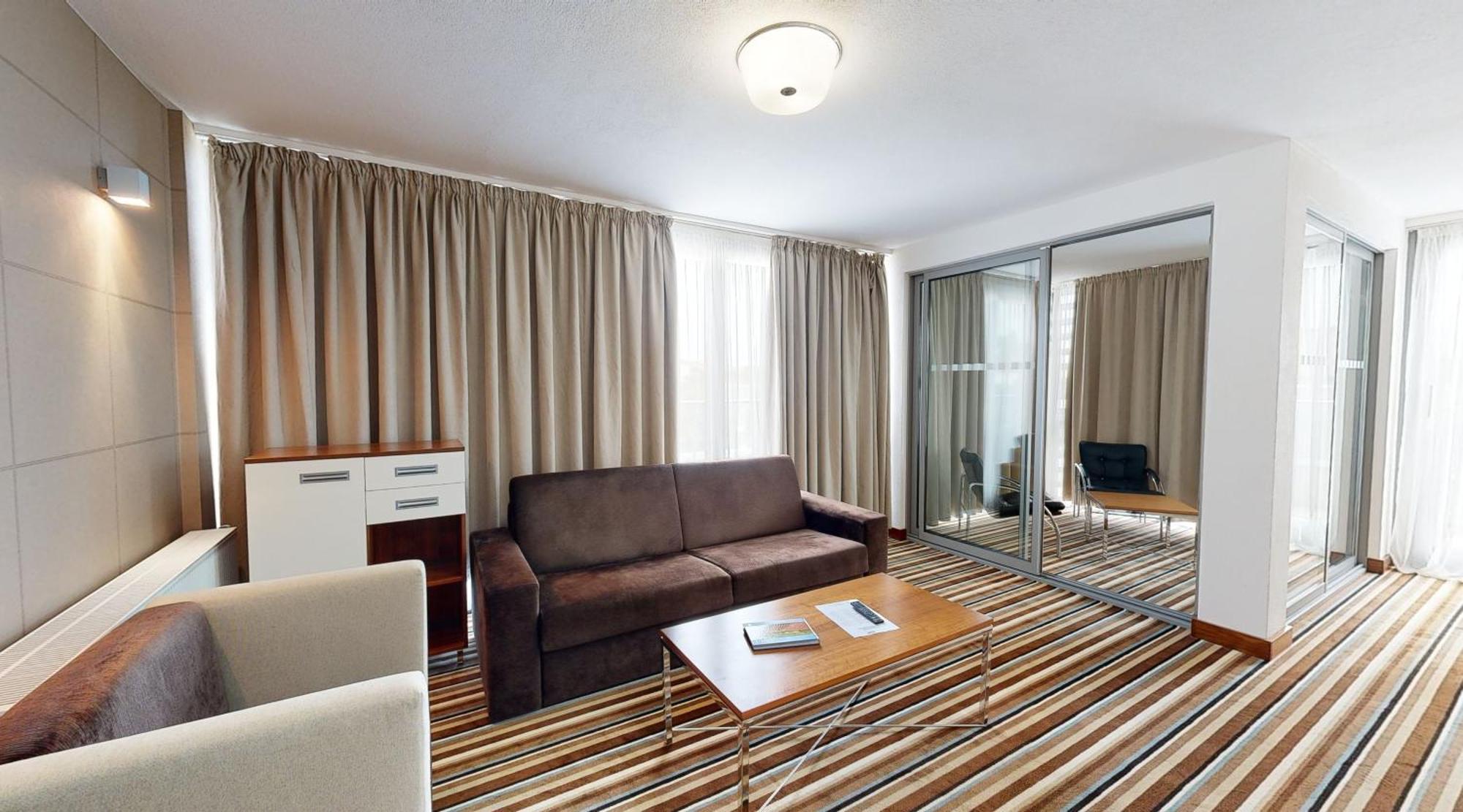 Business Hotel Astrum Laus ليفيتسا المظهر الخارجي الصورة