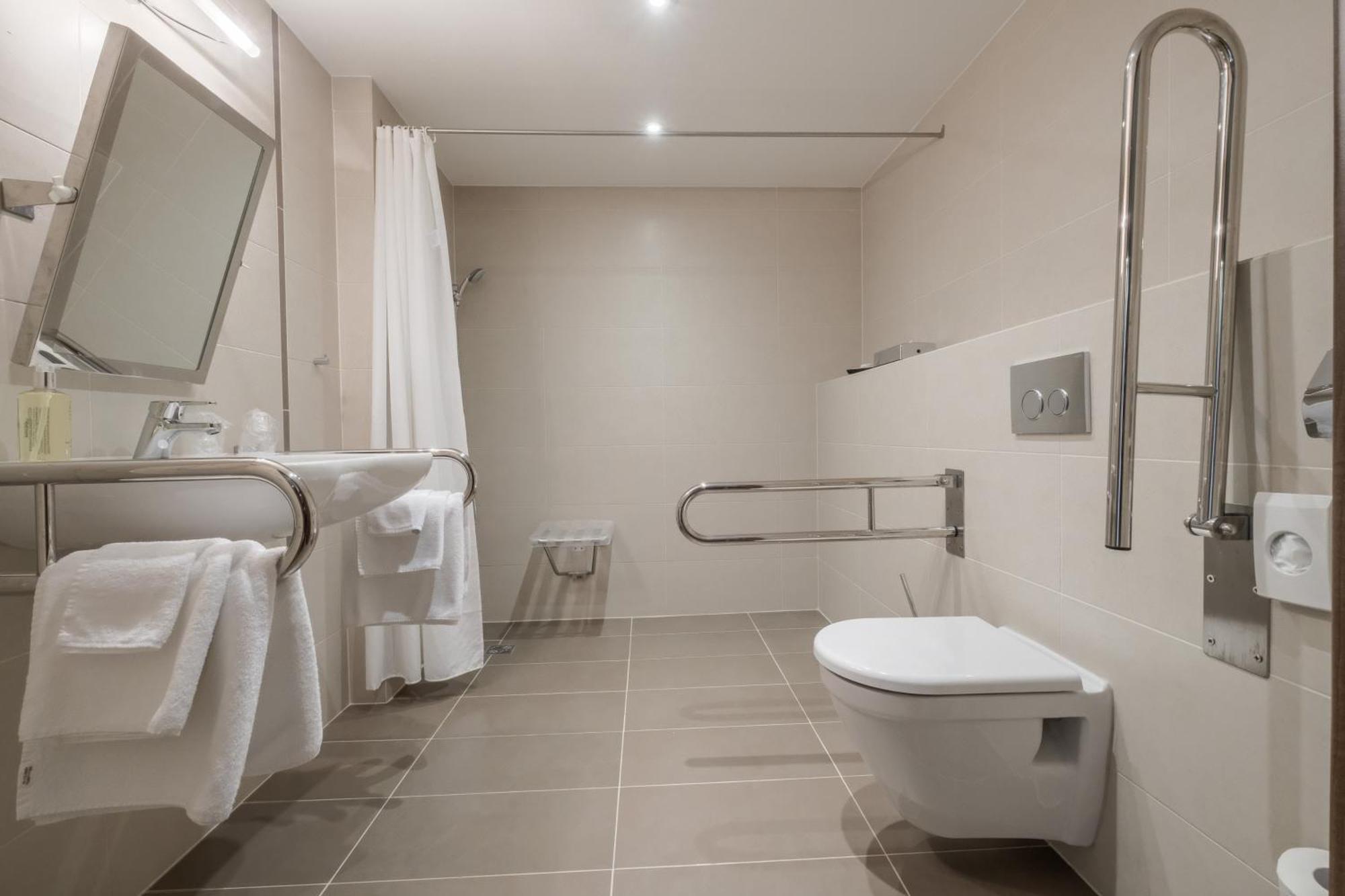 Business Hotel Astrum Laus ليفيتسا المظهر الخارجي الصورة