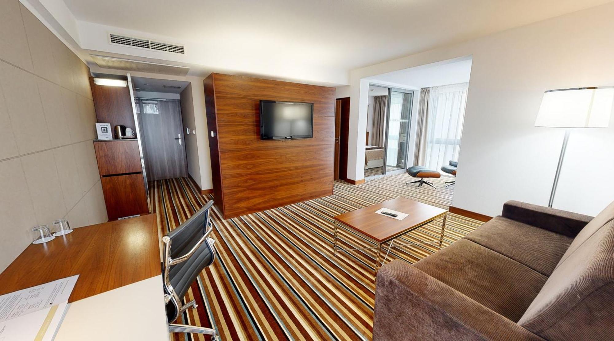 Business Hotel Astrum Laus ليفيتسا المظهر الخارجي الصورة