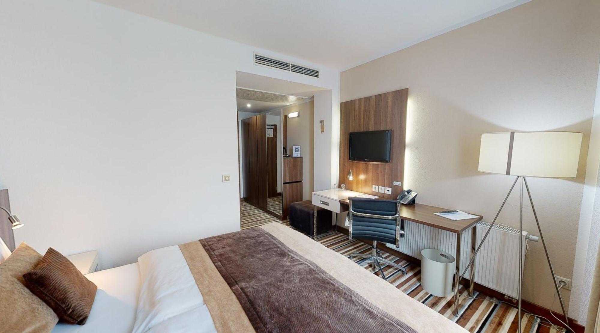 Business Hotel Astrum Laus ليفيتسا المظهر الخارجي الصورة