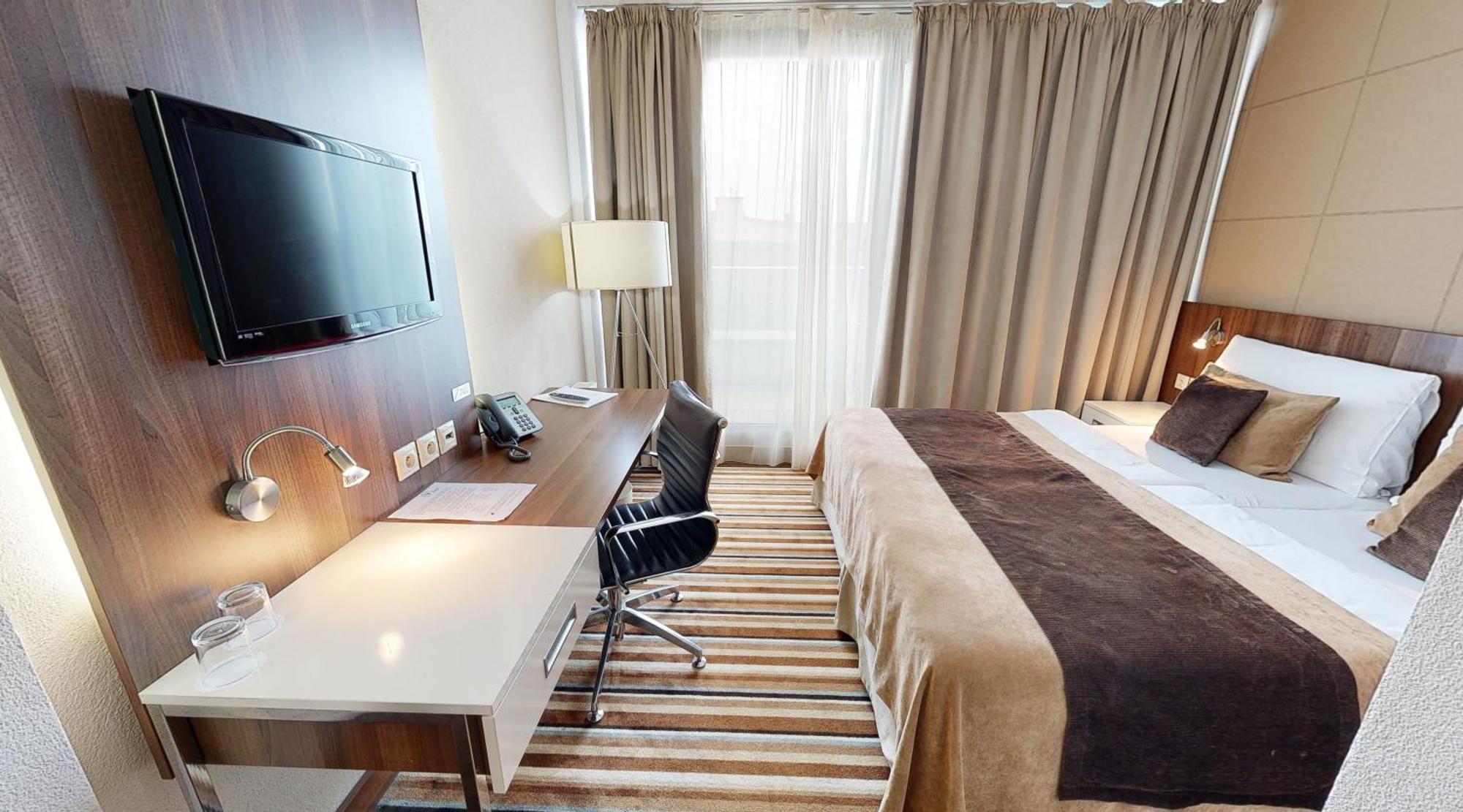 Business Hotel Astrum Laus ليفيتسا المظهر الخارجي الصورة