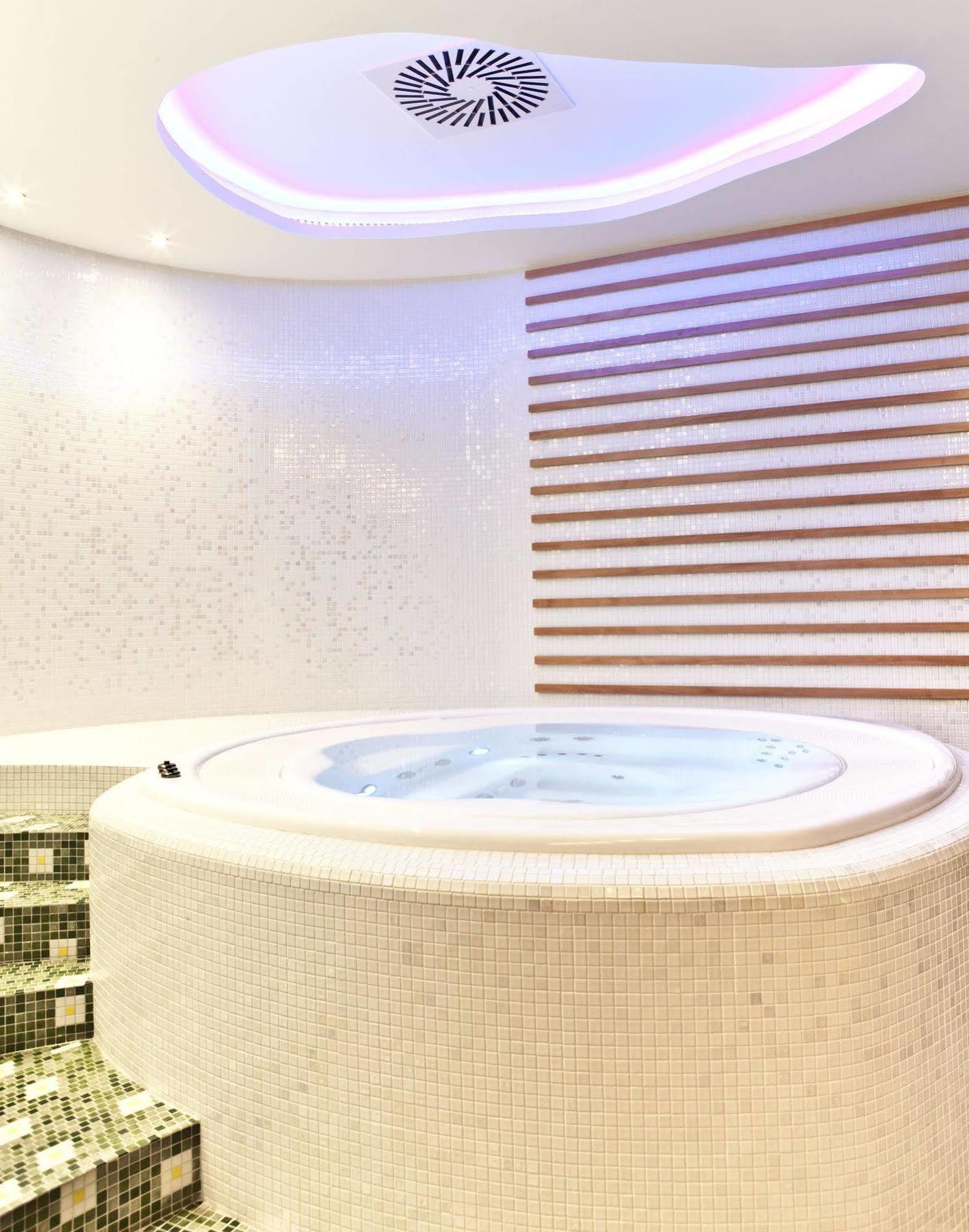 Business Hotel Astrum Laus ليفيتسا المظهر الخارجي الصورة
