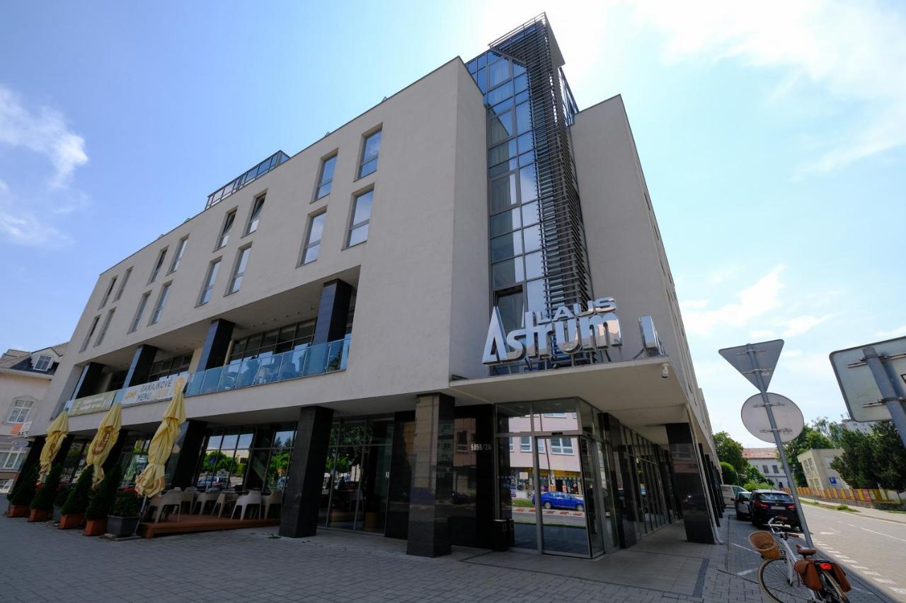 Business Hotel Astrum Laus ليفيتسا المظهر الخارجي الصورة