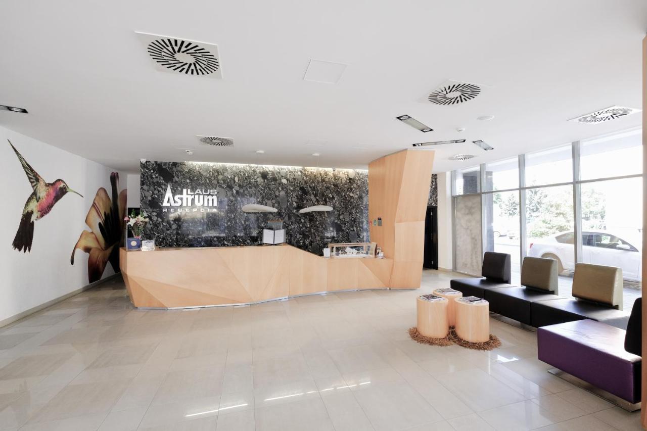 Business Hotel Astrum Laus ليفيتسا المظهر الخارجي الصورة
