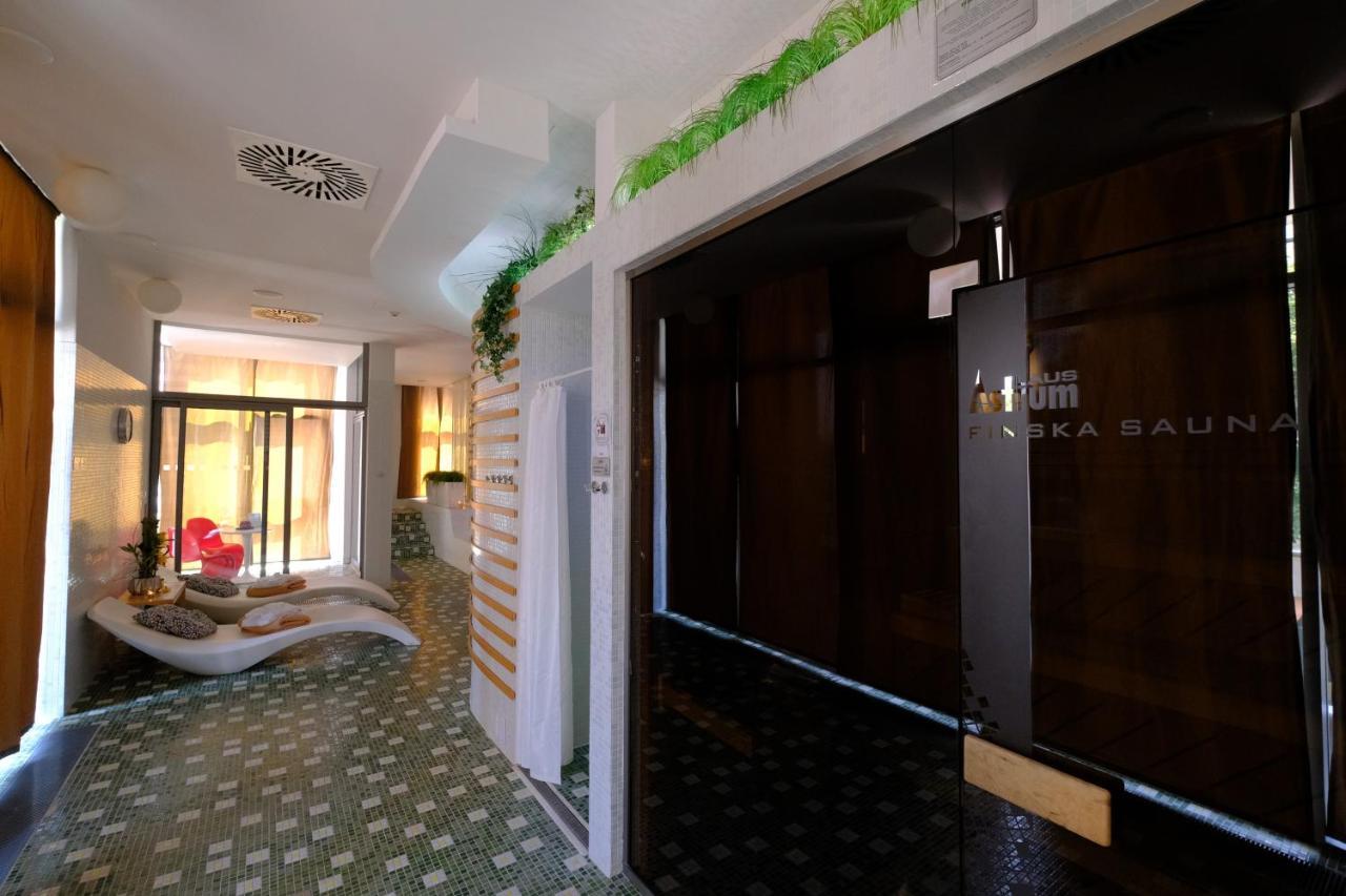 Business Hotel Astrum Laus ليفيتسا المظهر الخارجي الصورة