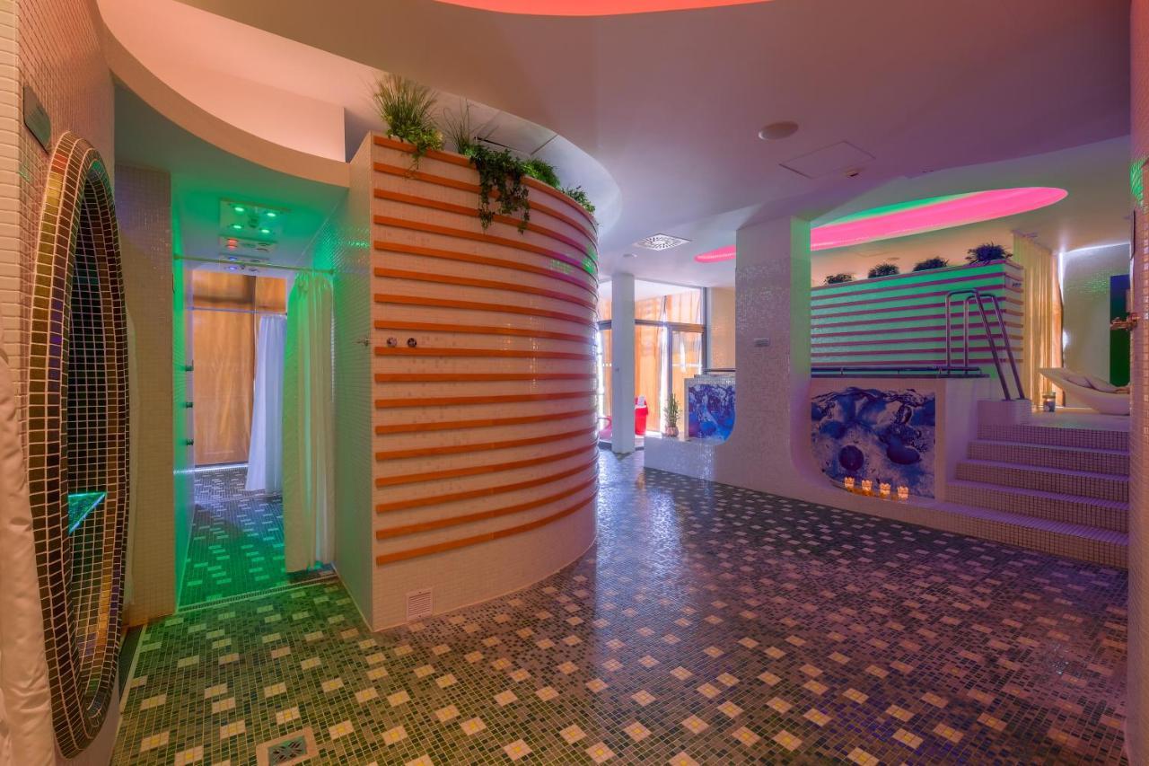 Business Hotel Astrum Laus ليفيتسا المظهر الخارجي الصورة