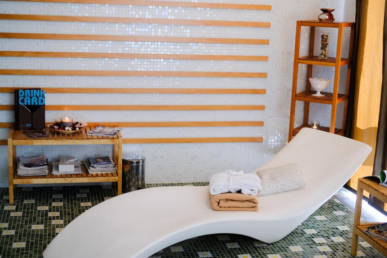 Business Hotel Astrum Laus ليفيتسا المظهر الخارجي الصورة